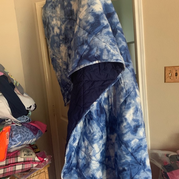 Awesome like brand new VS Pink comforter!! - Picture 5 of 5